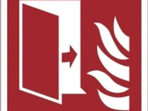 Znak drzwi przeciwpożarowe wg PN-EN ISO 7010